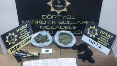 Hatay’ın Dörtyol ilçesinde, evinde uyuşturucu bulunan şüpheli gözaltına alındı. Valilikten