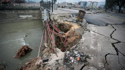 Hatay Depremzede Derneği, Hatay’da deprem sonrası yolların içler acısı durumuna