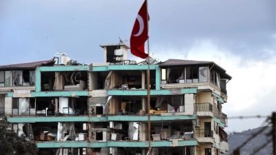 Hatay Büyükşehir Belediye Başkanı Lütfü Savaş 6 Şubat depremlerinin üzerinden