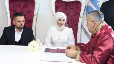 Depremin vurduğu Hatay’da yeni evlenecek gençlere verilecek 150 bin TL’lik