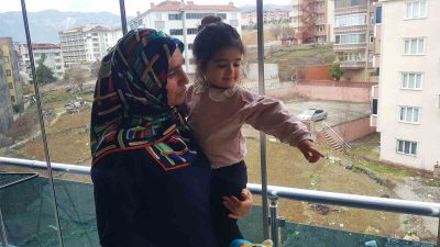 Kahramanmaraş merkezli depremden ailesiyle birlikte sağ kurtulan Kader İncecik, “Gidecek