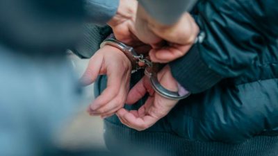 Hatay polisi, Dörtyol ilçesinde gerçekleştirdiği genel arama ve kontroller sırasında