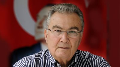 Yarım asırdan fazla süren siyasi yaşamında, parti genel başkanlığından bakanlığa,