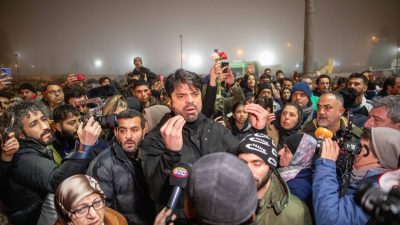 Eski futbolcu Gökhan Zan, Türkiye İşçi Partisi (TİP) tarafından Hatay