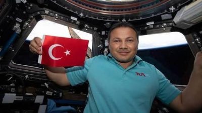 Türkiye’nin ilk astronotu olan Alper Gezeravcı’nın bulunduğu Dragon Uzay Aracı