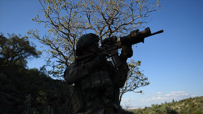 2 PKK’lı terörist teslim oldu