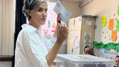 Cumhuriyet Halk Partisi’nin Kırıkhan belediye başkan adayı Av. Zeynep Sağıroğlu