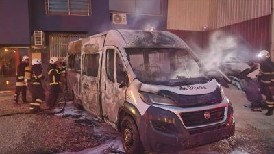 Hatay'ın merkez Antakya ilçesinde Küçük Sanayi Sitesi'nde park halindeyken bilinmeyen