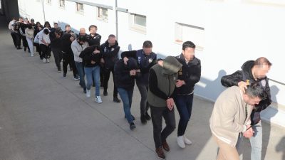 Adana merkezli 20 ilde eş zamanlı düzenlenen "Sibergöz-23" operasyonlarında gözaltına