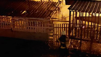 Dörtyol-Öğme iş sitesindeki yangında çok sayıda Baraka yandı, kül oldu