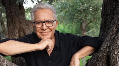 Türkiye’nin yetiştirdiği önemli aydın ve sanatçılardan biri olan Zülfü Livaneli,