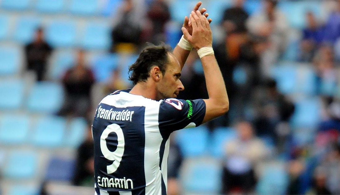 A Milli Futbol Takımı'nın eski oyuncularından Ersen Martin, hayatını kaybetti.