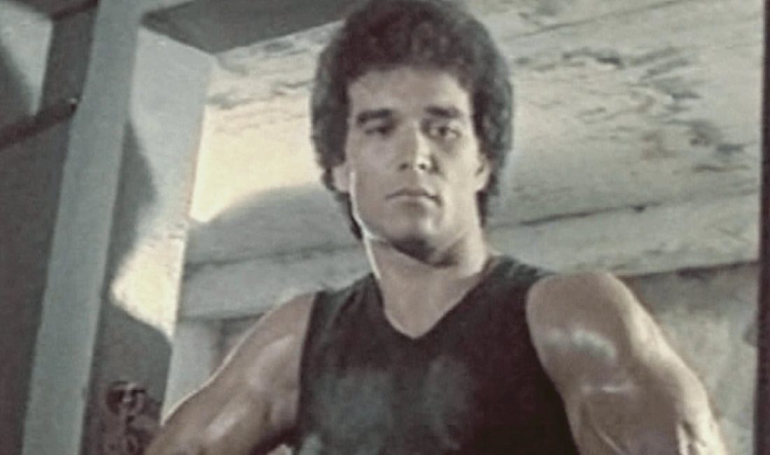 Ünlü oyuncu Serdar Kebapçılar, 65 yaşında hayatını kaybetti. ‘Türk Rambo’