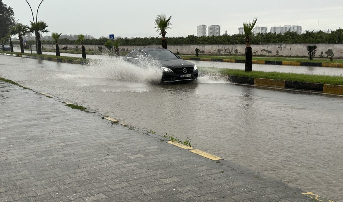 Hatay ve ilçelerinde, şiddetli