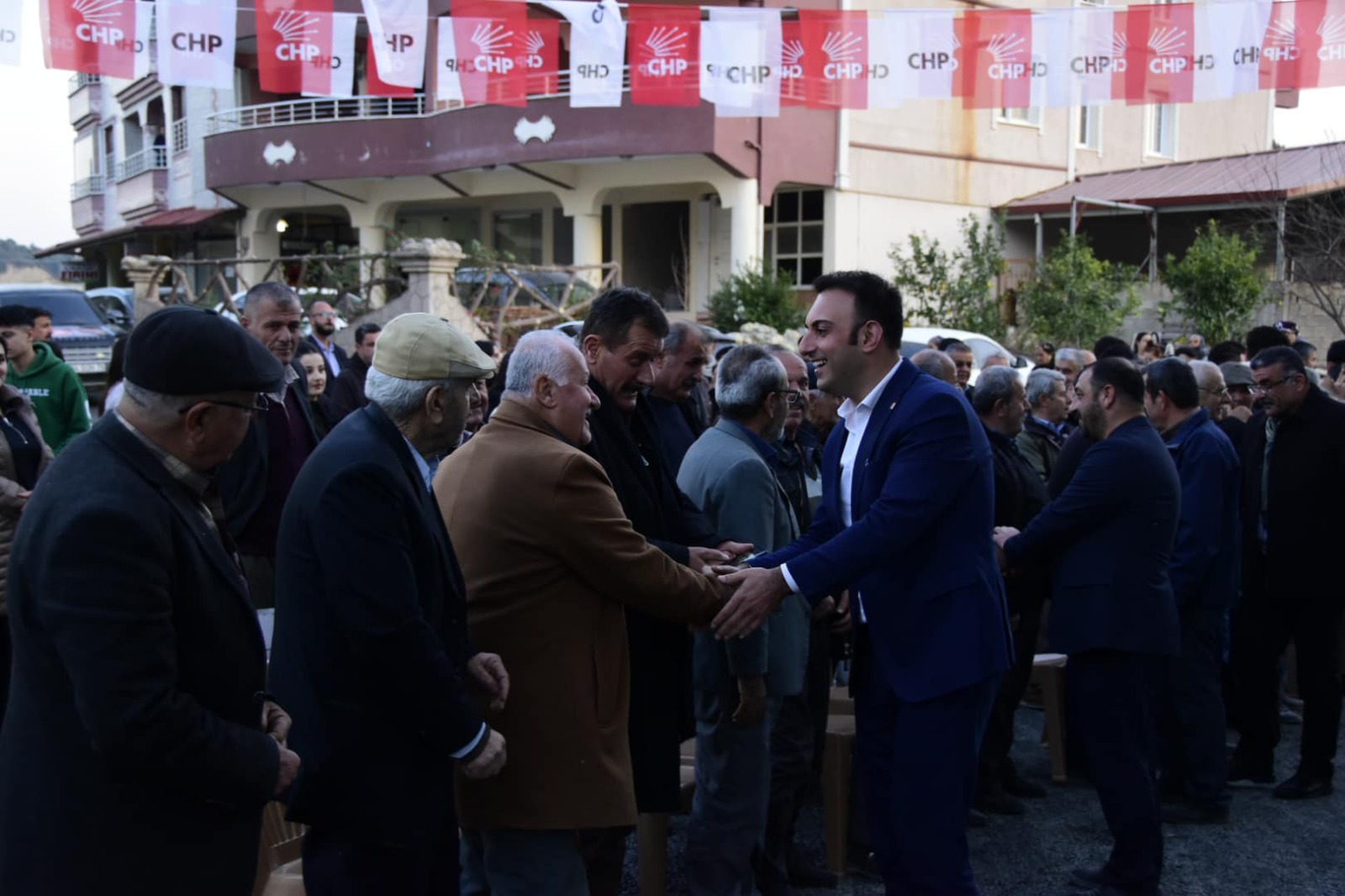 Özgün” Halkımızın yüzünü güldürmek görevimiz”