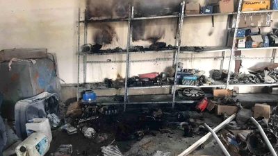 Hatay’ın İskenderun ilçesinde Sanayi Sitesi’nde çıkan yangını itfaiye ekipleri tarafından