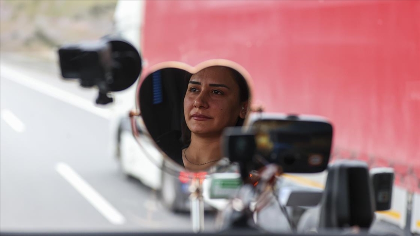 Kadın tır şoförü, 8 ayda 60 bin kilometre yol gitti