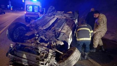 Hatay’ın Belen ilçesinde meydana gelen kazda ters dönen aracın sürücüsü