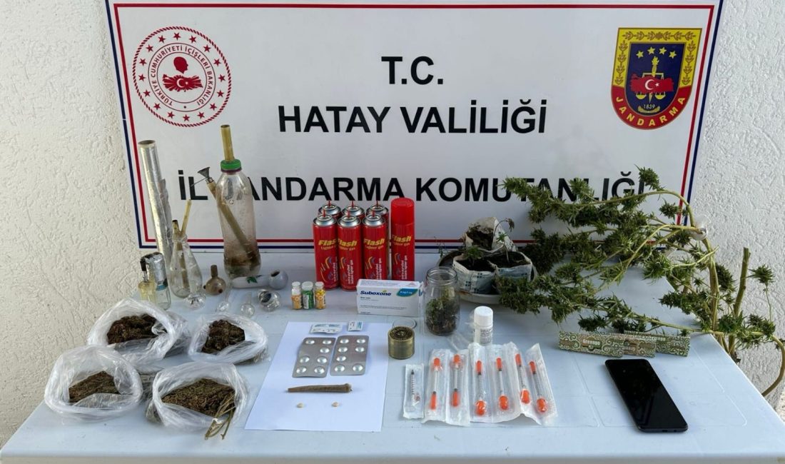 Hatay’ın Arsuz ve İskenderun ilçelerinde gerçekleştirilen uyuşturucu operasyonlarında gözaltına alınan