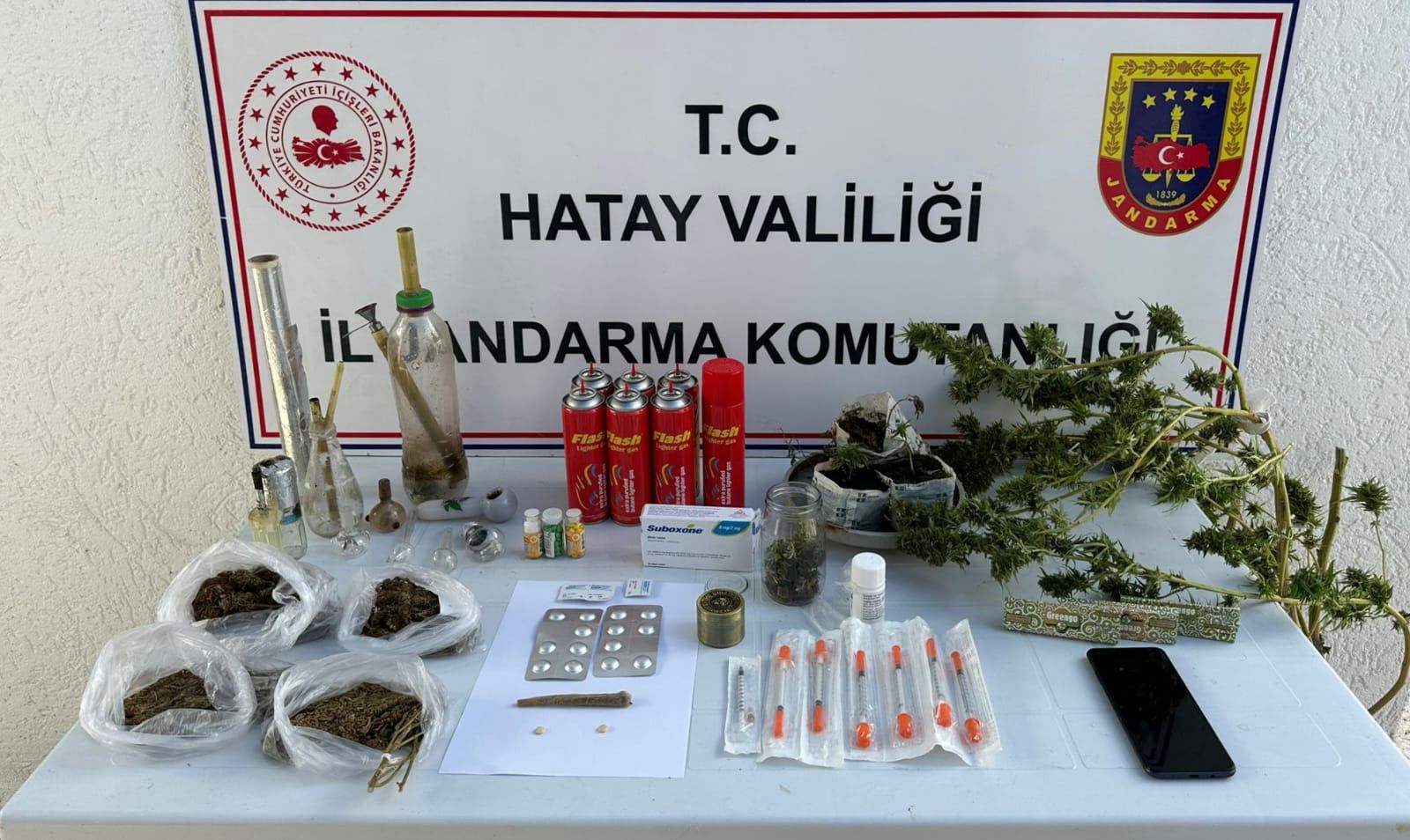 Uyuşturucu operasyonlarında 2 zanlı tutuklandı