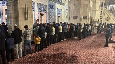 Adana, Mersin, Hatay ve Osmaniye'de ramazan ayının ilk teravih namazı