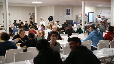 Hatay ve Osmaniye'de konteyner kentte kalan depremzedeler, ramazan ayının ilk