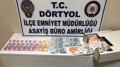 Hatay’ın Dörtyol ilçesinde gerçekleştirilen kumar operasyonunda, emniyet güçleri tarafından tespit