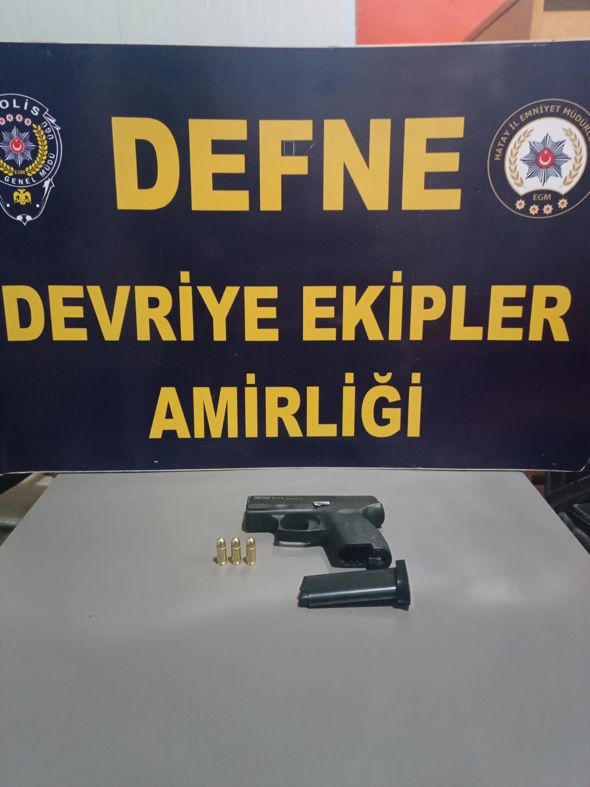 Defne’de ruhsatsız tabanca ele geçirildi