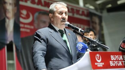 BBP Genel Başkanı Mustafa Destici, Hatay'da yaptığı açıklamada, devletin depremzedelere