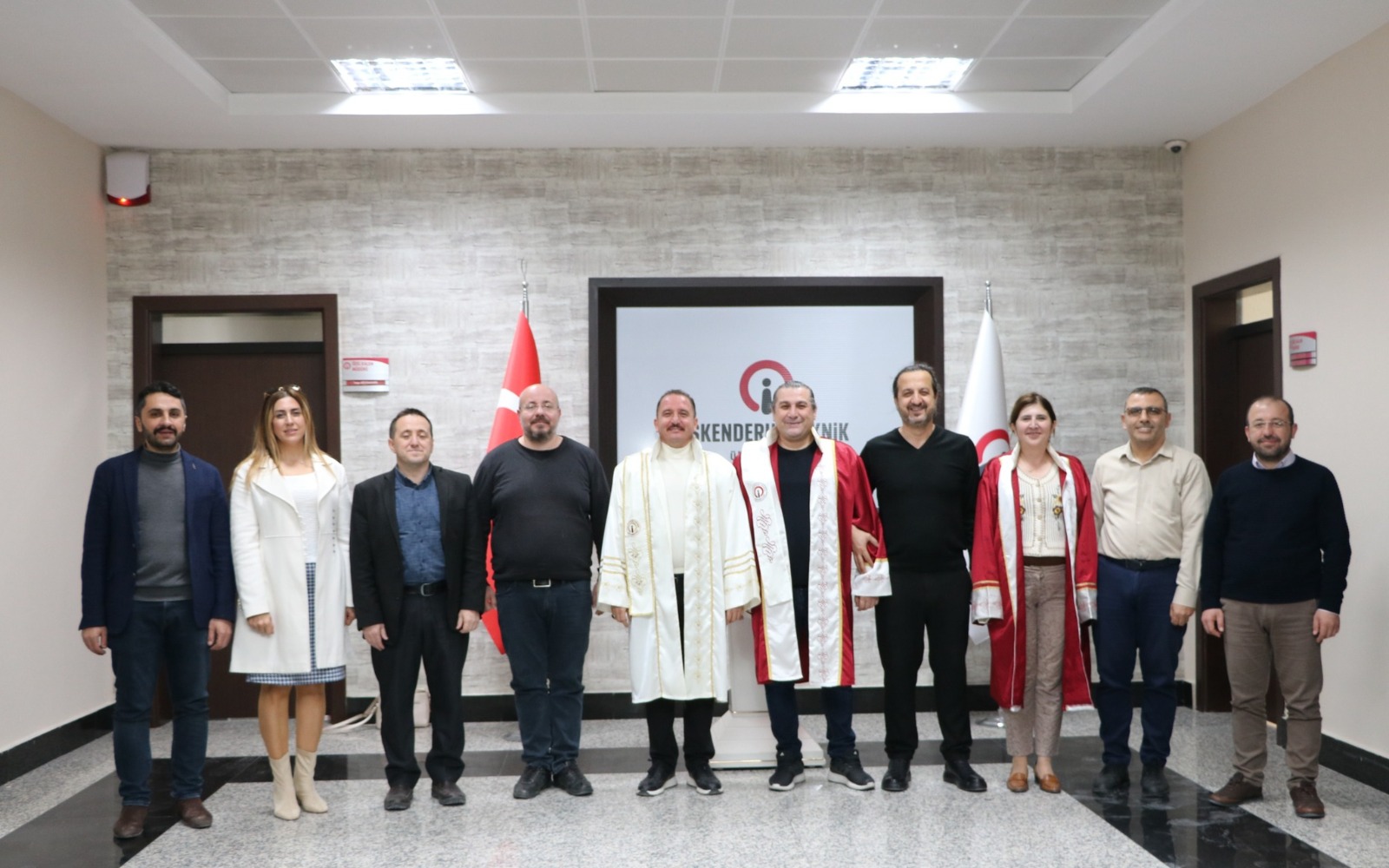 İSTE’de Cübbe Günü: Doç. Yaşar ve Doç. Kutlu Profesör Oldu