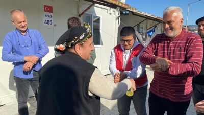 Türkiye İşçi Partisi’nin Defne Belediye Başkanı adayı Mehmet Güzelyurt, halktan