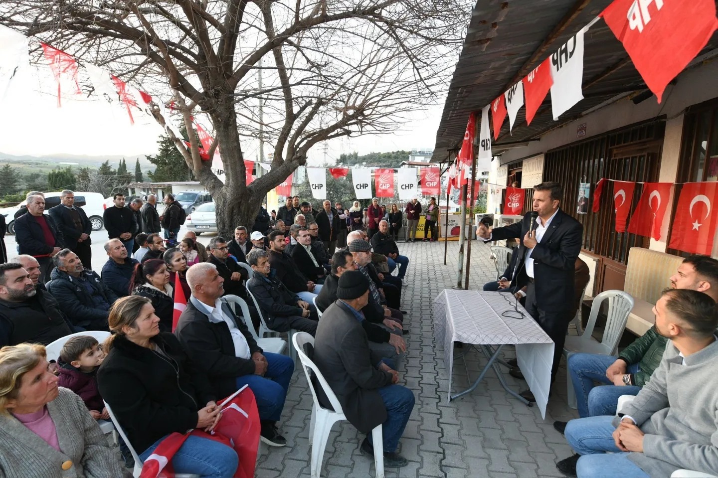 Aksoy mahalle gezilerine devam ediyor