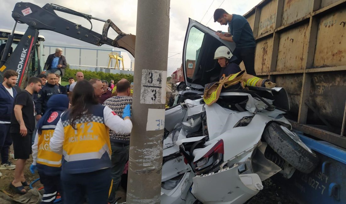 
Hatay’ın Dörtyol ilçesinde meydana gelen trafik kazasında bir otomobil yük