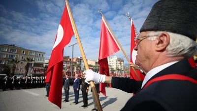 Çanakkale'deki anma törenleri, Milli Savunma Bakanı Yaşar Güler'in "Çanakkale Geçilmez"