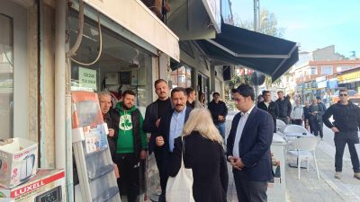 Hatay Valisi Mustafa Masatlı, Samandağ ilçesinde ziyarette bulundu. Masatlı, esnafı