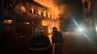 Hatay’ın Antakya ilçesinde, deprem sonrası hasar alan ve atıl durumda