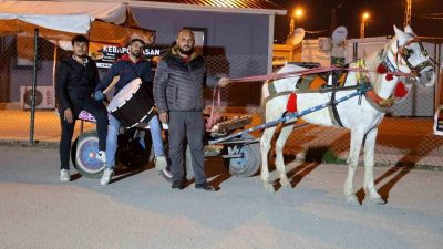 Depremin vurduğu Hatay’ın enkaz sokaklarında Ramazan davulculuğu yapan Sabit Erdoğan,