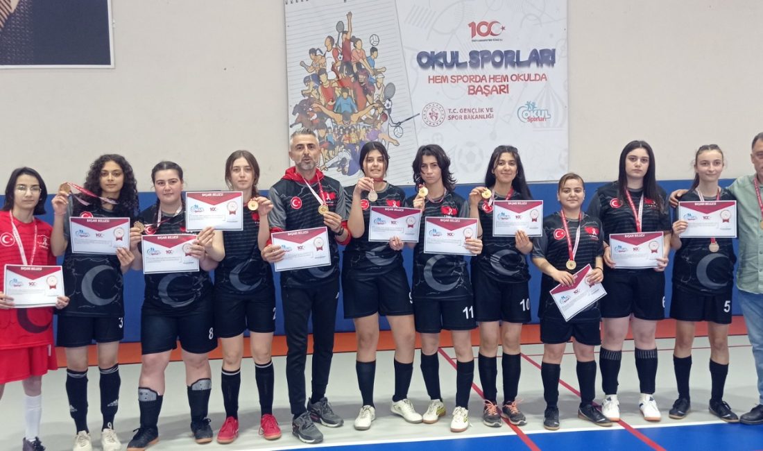 Defne-İpekyolu ÇPAL kız Futsal