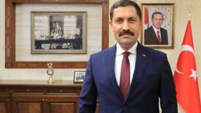 Vali Masatlı Yardım Çağrısını DuyduHatay valisi Mustafa Masatlı ve basın