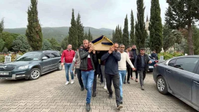 
Hatay'ın Dörtyol ilçesinde meydana gelen kazada hayatını kaybeden 6 kişilik
