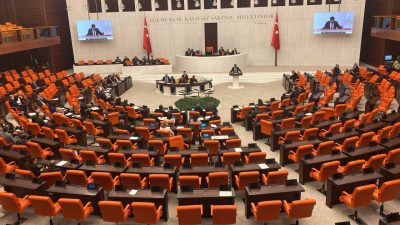 Türkiye Büyük Millet Meclisi’nde (TBMM) yaşanan son gelişmelerle partilerin sandalye
