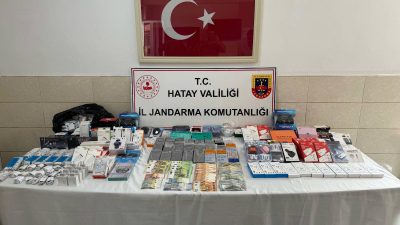Hatay Emniyet Müdürlüğü ekipleri, aranan şahısların yakalanmasına yönelik başarılı bir