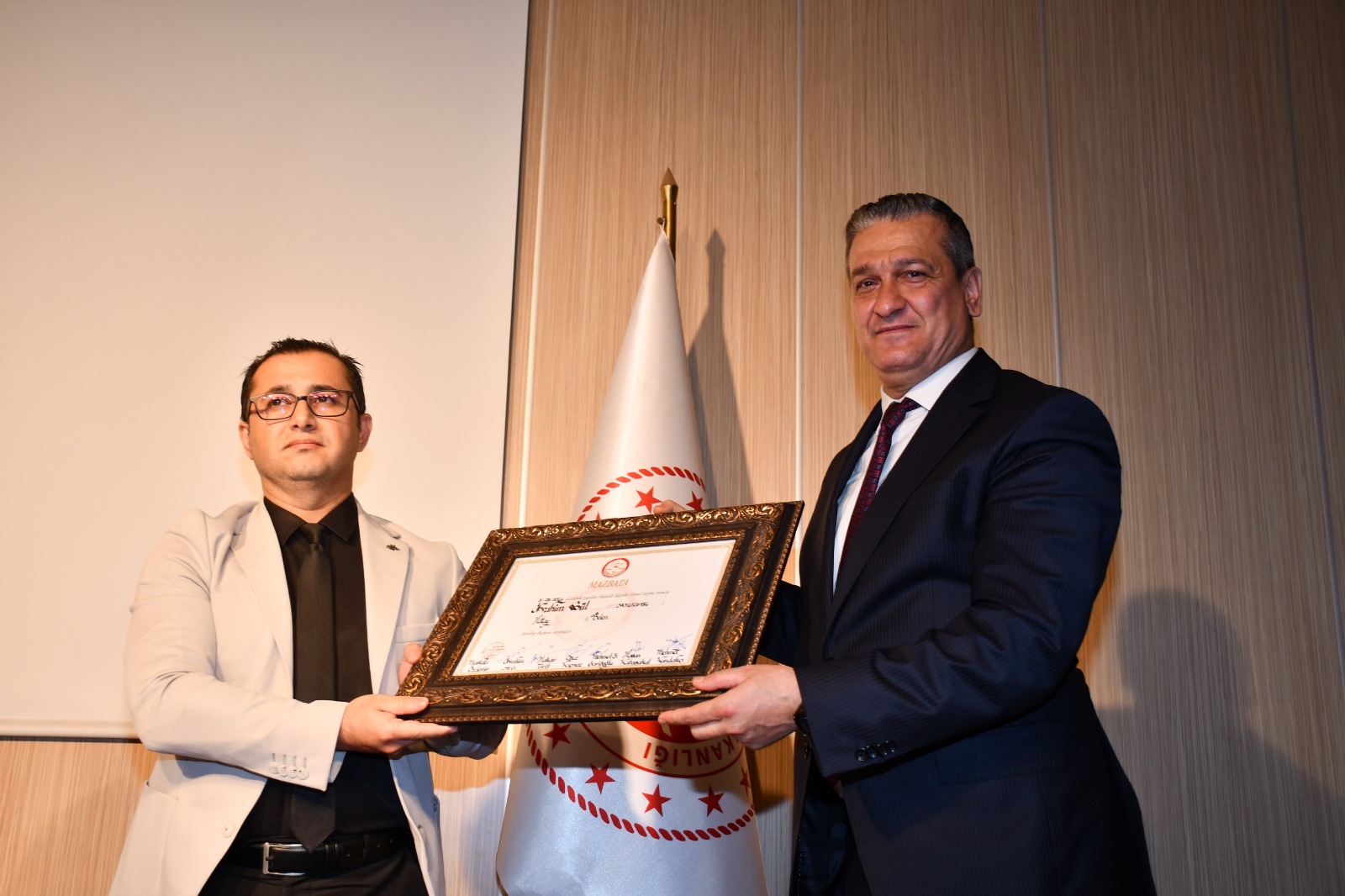 İbrahim Gül mazbatasını aldı