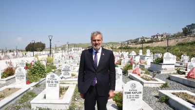 Hatay Büyükşehir Belediye Başkanı Mehmet Öntürk, mazbatasını aldıktan sonra Antakya