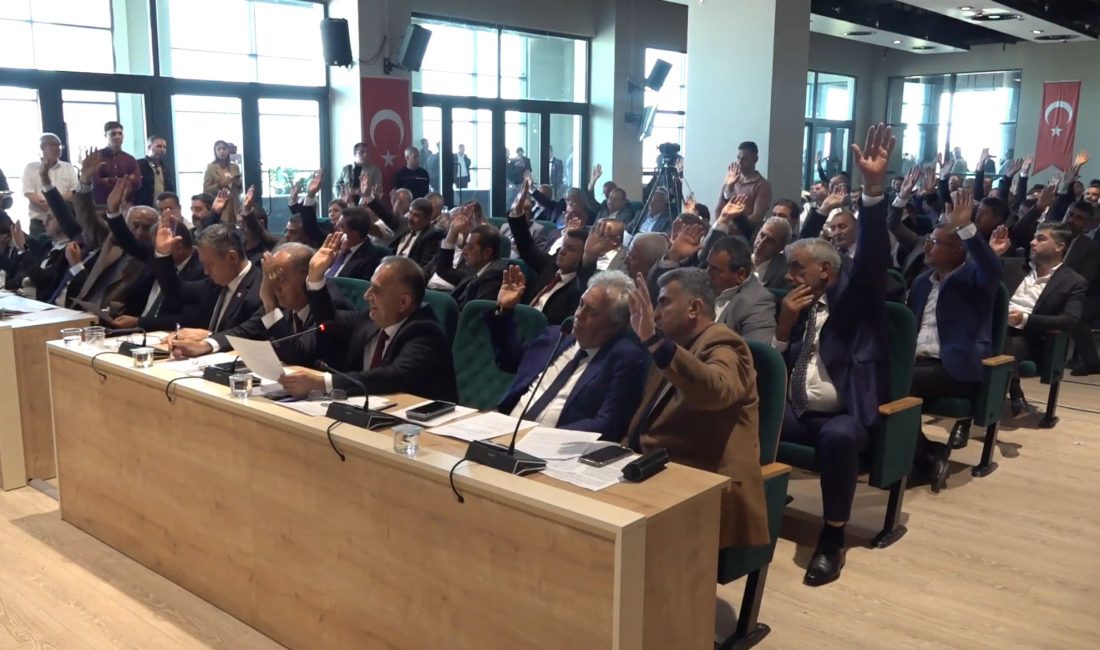 Hatay Büyükşehir Belediye meclisinin ilk toplantısında ilk karar oy birliği