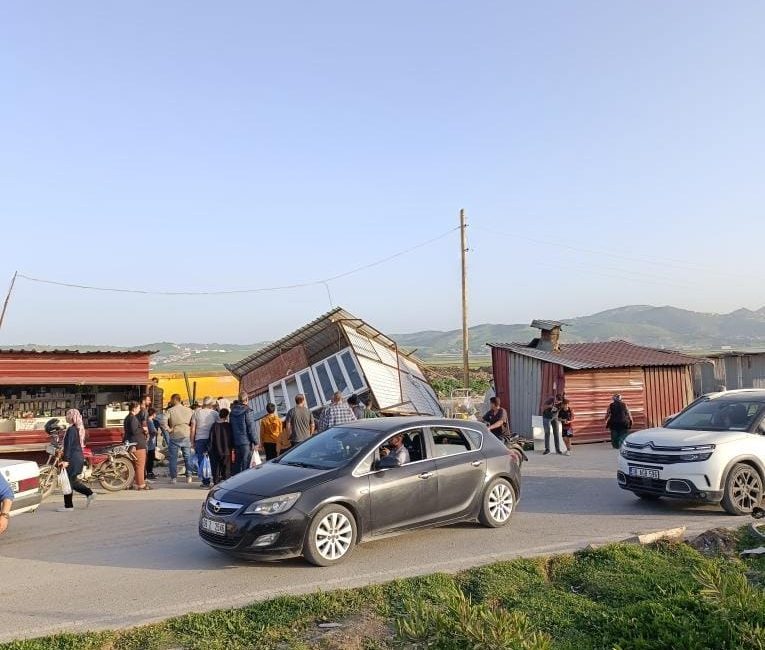 Antakya ilçesine bağlı Alaattin kırsalındaki bir konteyner kentinde iş yapan