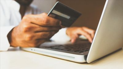 
Bayram alışverişiyle hareketlenen e-ticaret sektöründe bu bayram 200-300 milyar liralık