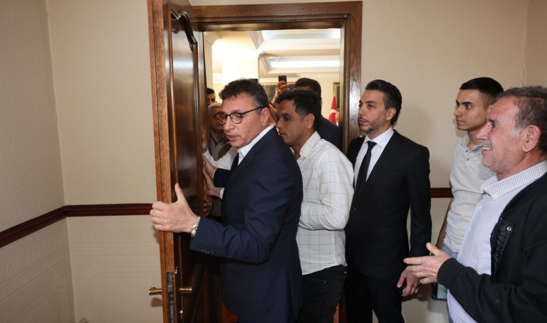 İskenderun Belediye Başkanlığına seçilen Mehmet Dönmez, seçim meydanlarında verdiği sözü