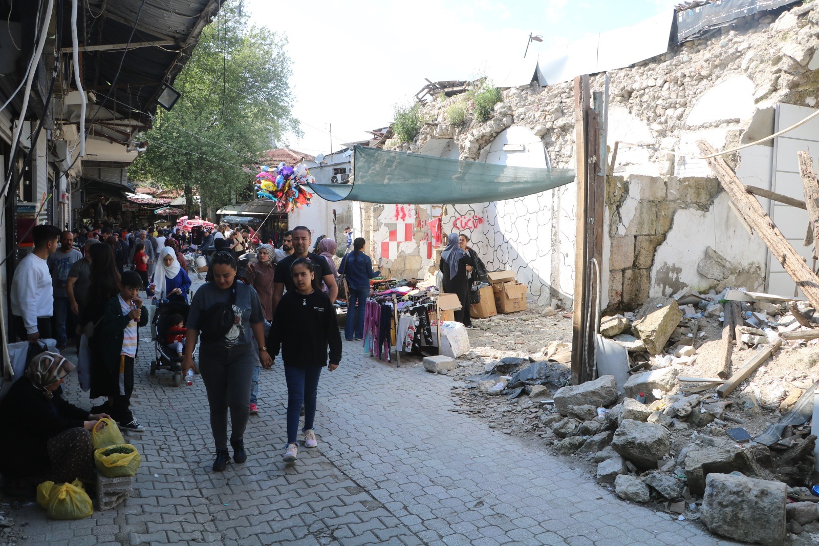 Hatay’da bayram alışverişi buruk geçiyor