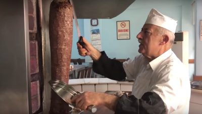 Bayram tatili dolayısıyla Antakya’ya gelen çok sayıda kişi özlemini ülkede